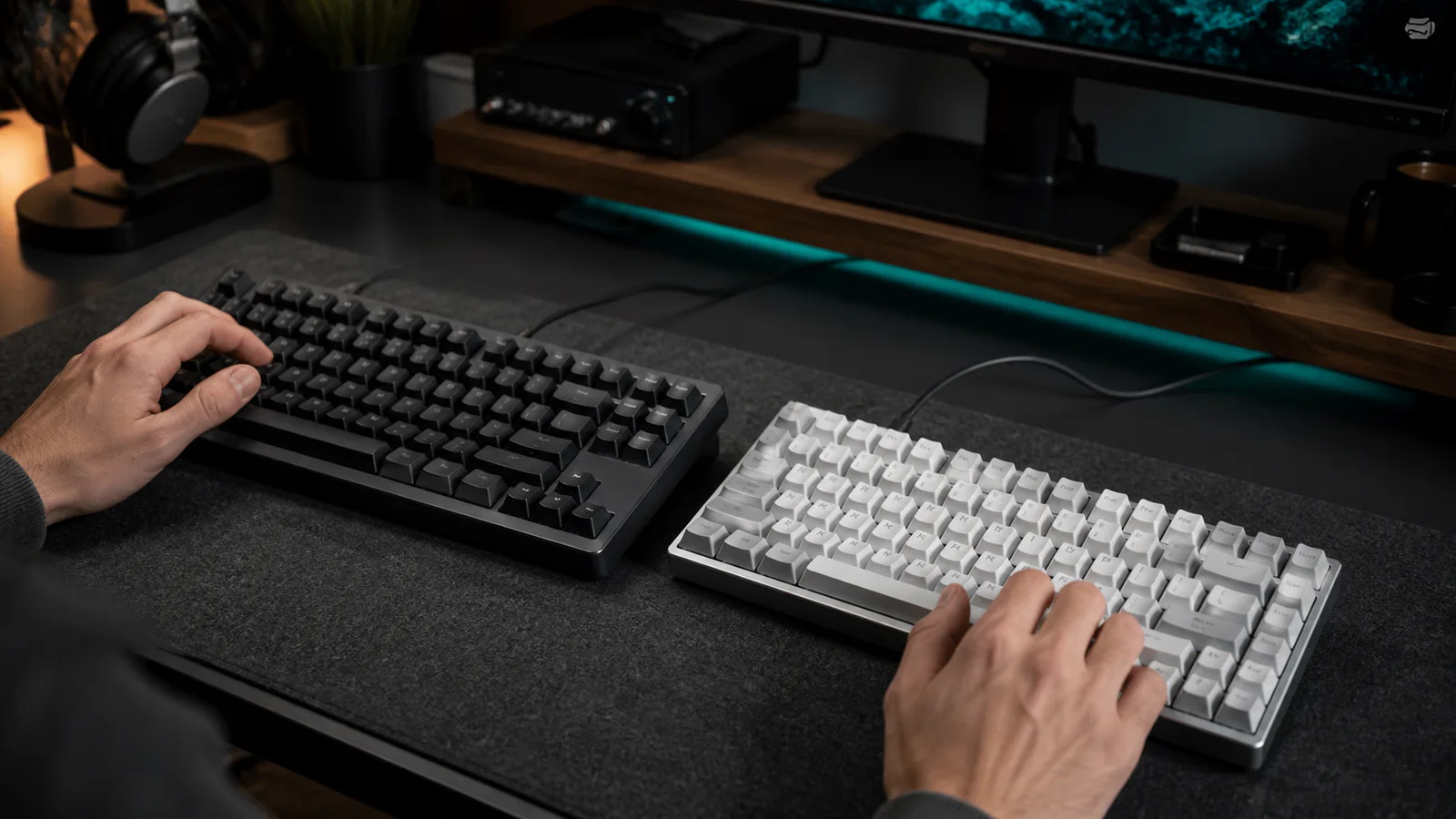 Imagem editorial do comparação: HyperX Alloy Origins 2 65% vs Trust GXT 865 Asta